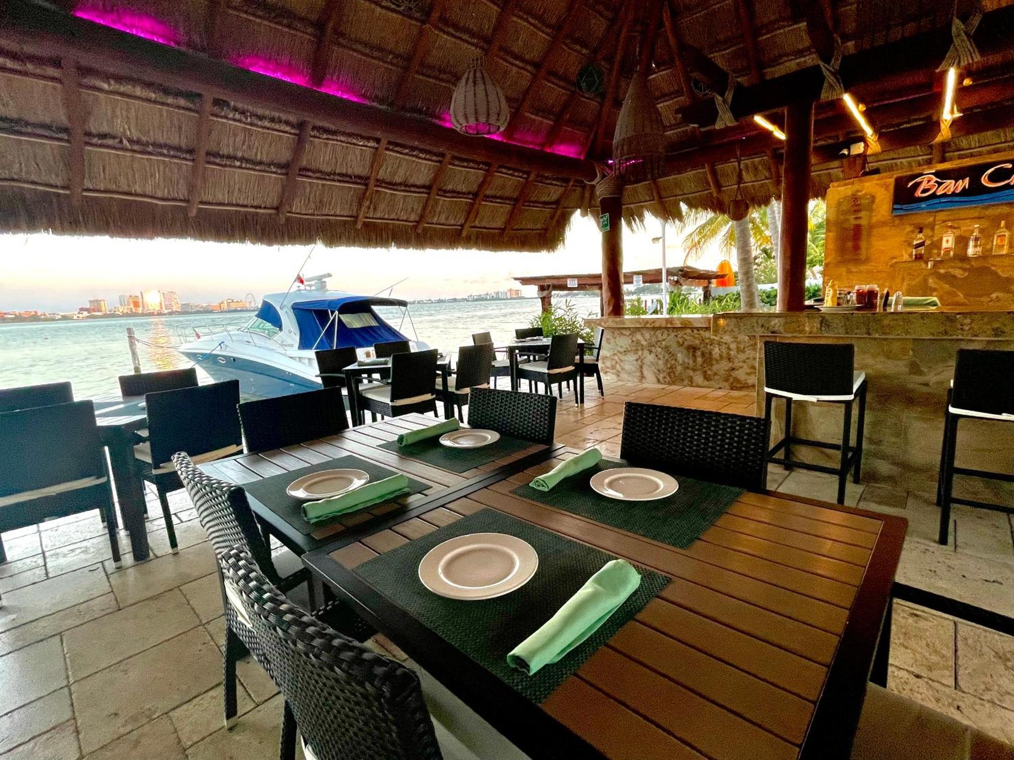 Sina Suites Cancun Exterior photo